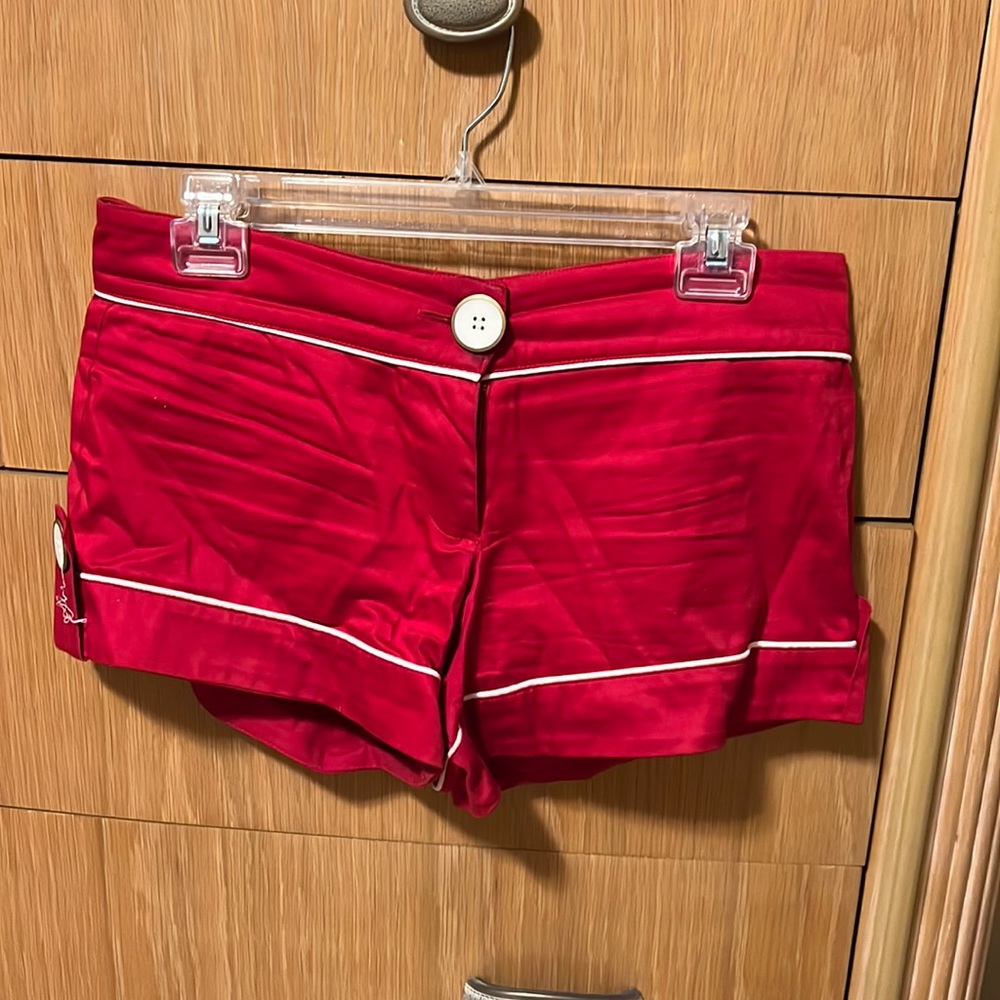 Lucy Love, Size S, red shorts